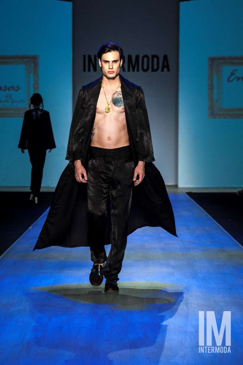 MaleFashTrends's tweet photo. AZ Alberto Zarate muestra la elegancia del negro en su desfile durante #Intermoda67 https://t.co/HQg8k0Kzan https://t.co/FA2edaIl86