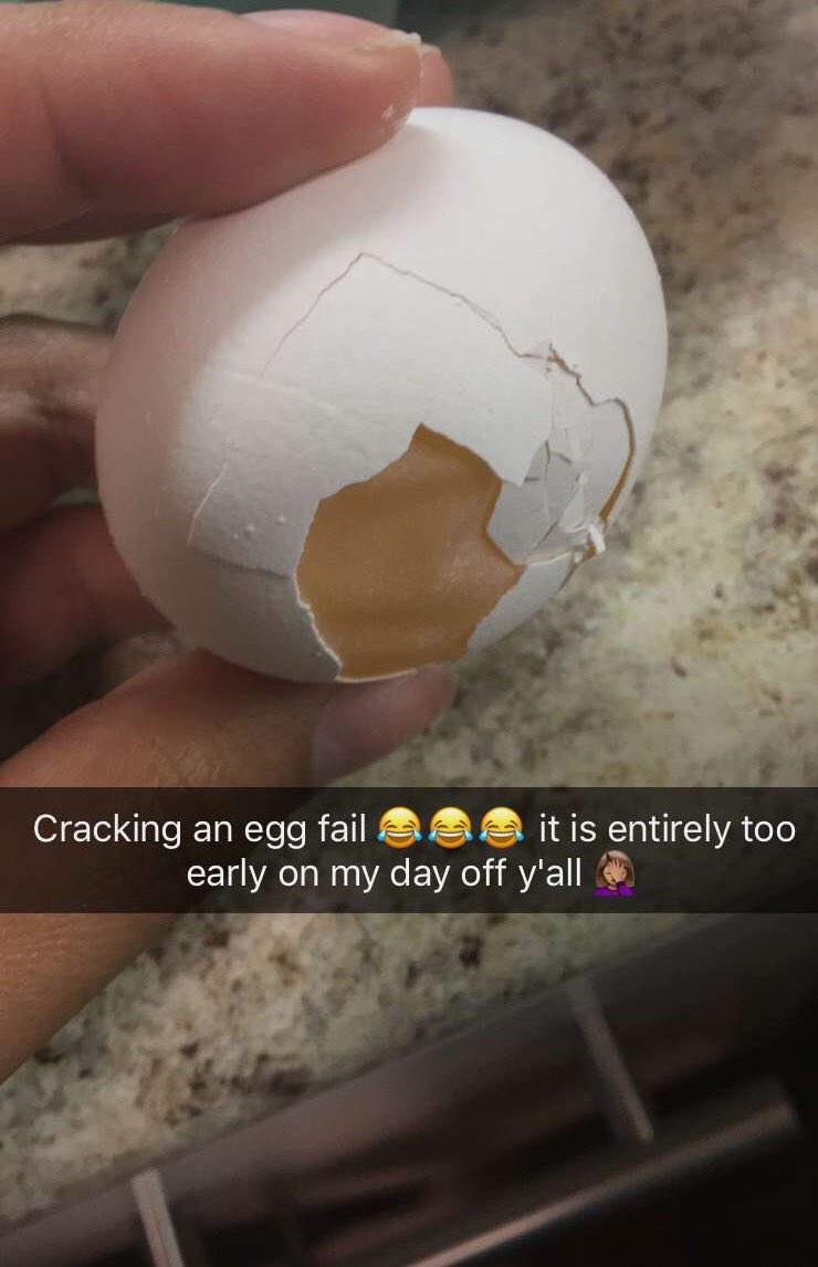 SWTBBYRAY_'s tweet photo. Cracking an egg fail. π #tooearly #fail #breakfasthistory https://t.co/Lp4Ea1wcyS
