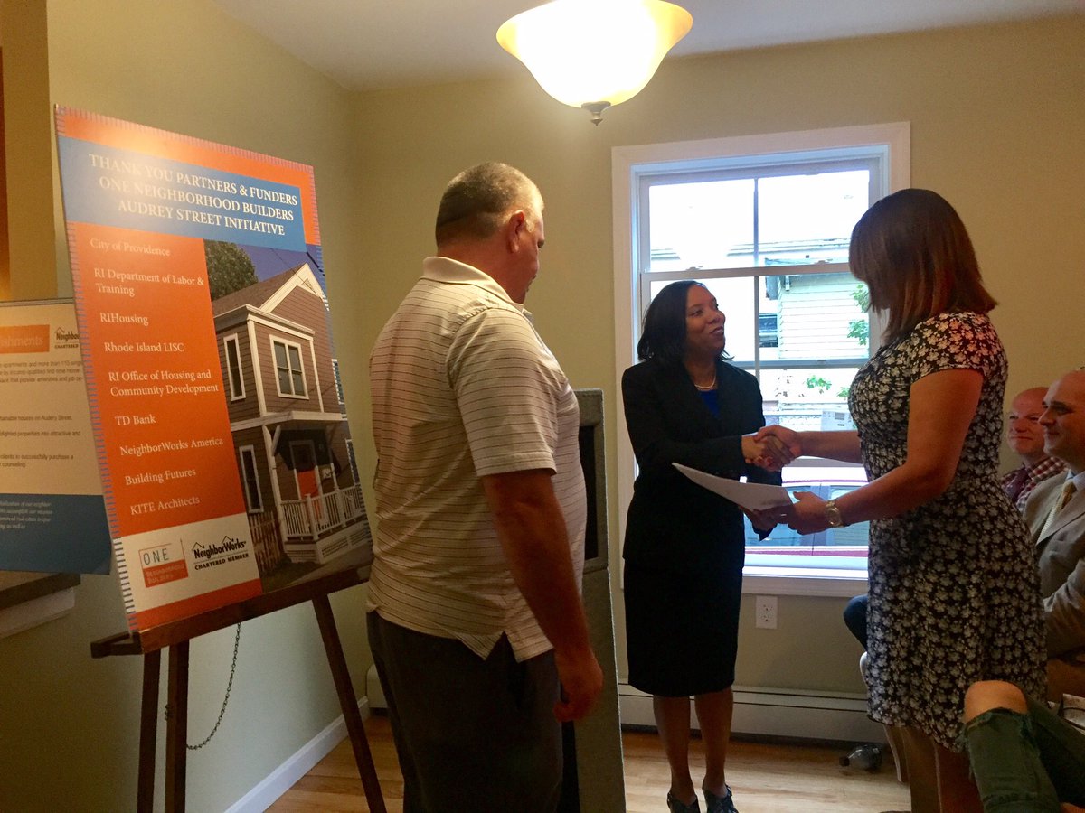 pvdcitycouncil's tweet photo. .@Sabina_Matos & Councilman Michael Correia present citations to new homeowners via @1_neighborhood #ONENB https://t.co/B0wCccBVa6