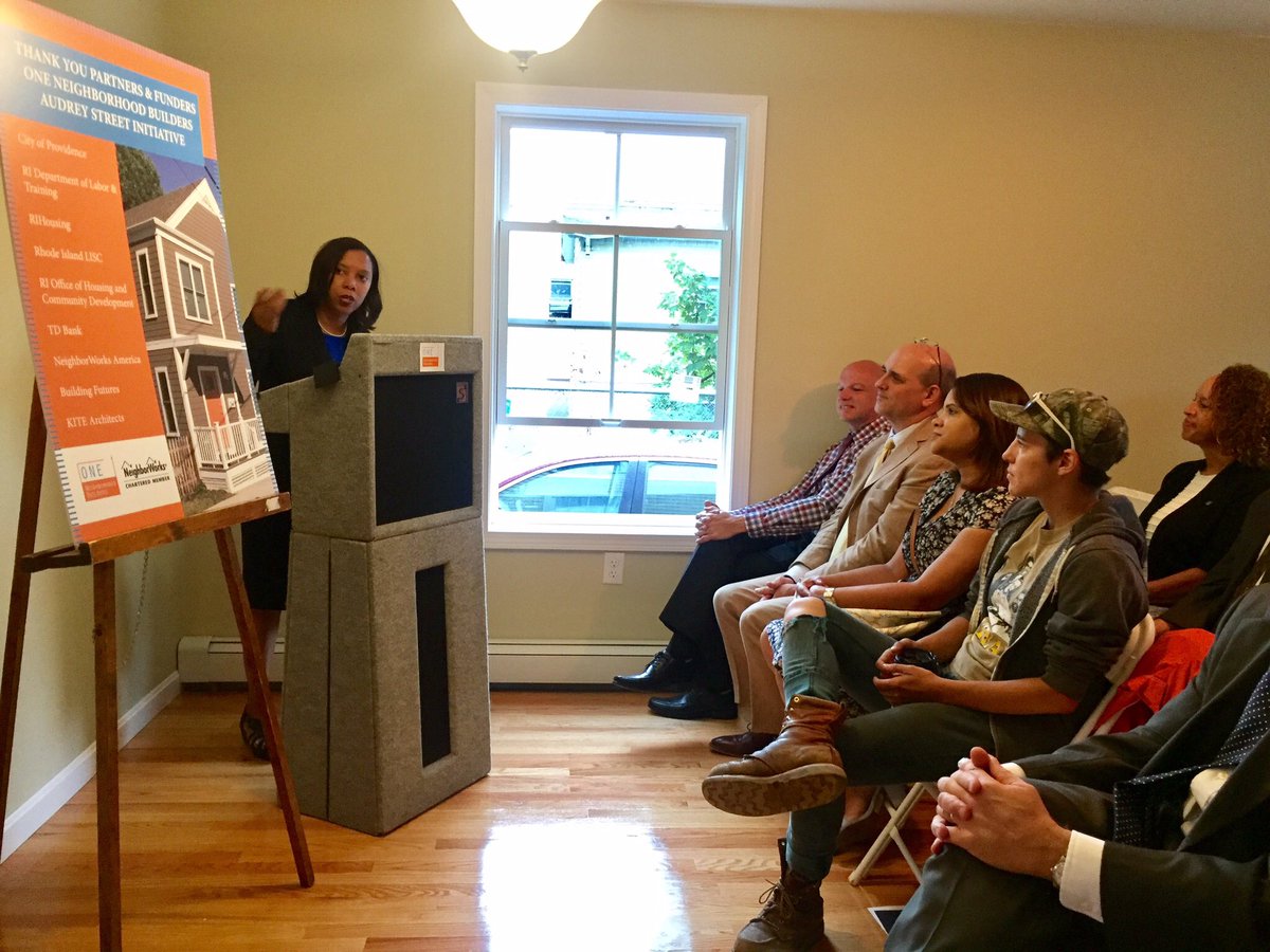 pvdcitycouncil's tweet photo. .@Sabina_Matos & Councilman Michael Correia present citations to new homeowners via @1_neighborhood #ONENB https://t.co/B0wCccBVa6