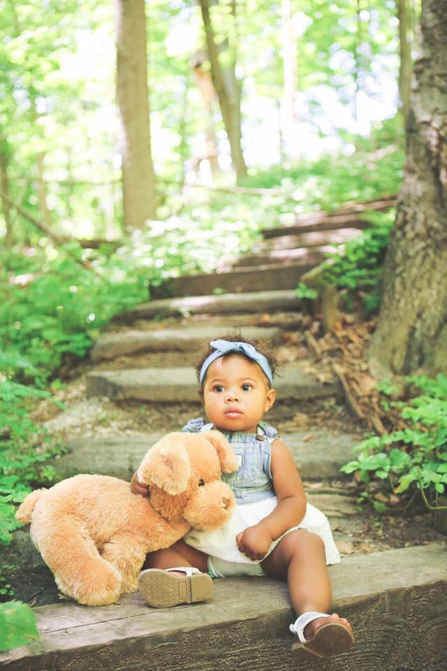 Thrild's tweet photo. Did a shoot for @casfredrick27's niece. Look. At. That. Face. https://t.co/jCWn1d1ZFl
