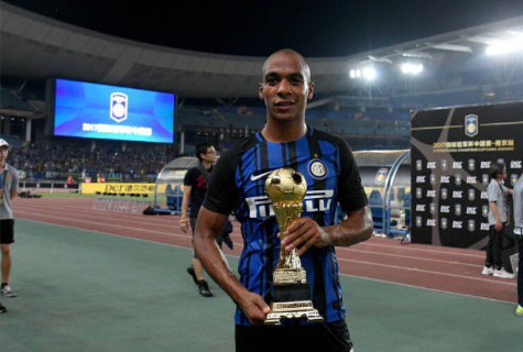 ggaribaldi_'s tweet photo. Y bueno, después de tanto esfuerzo, ya era la hora de que Joao Mario gane el Balón de Oro https://t.co/ghM5uOCPSk