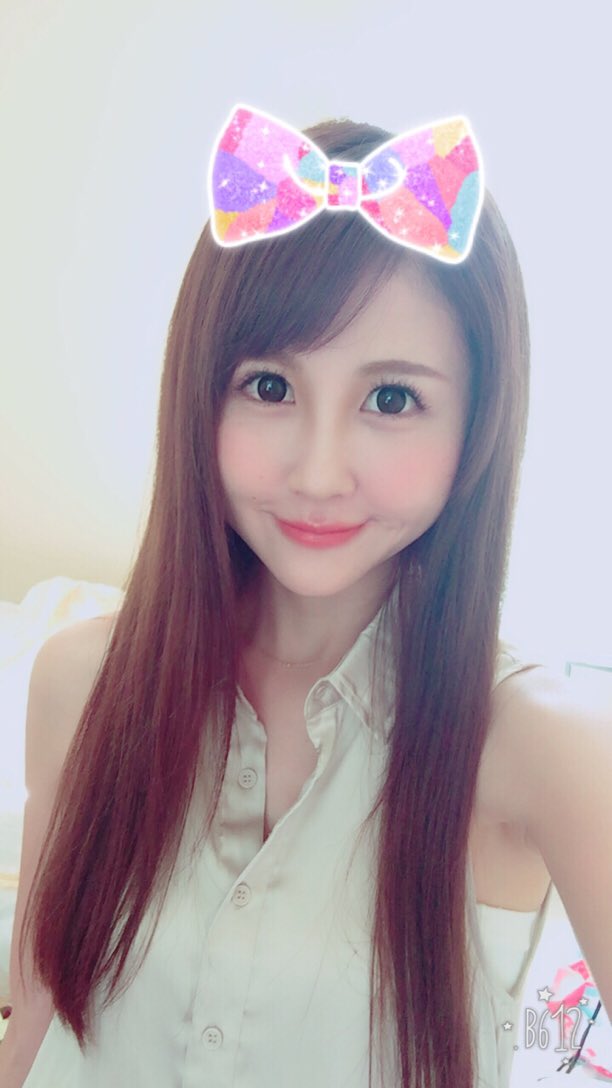 お疲れさまです♡気がついたらこんなに髪が伸びてて月日を感じます◟̆◞̆♡
毎日幸せ💕では今日も笑顔で行ってきます❤️