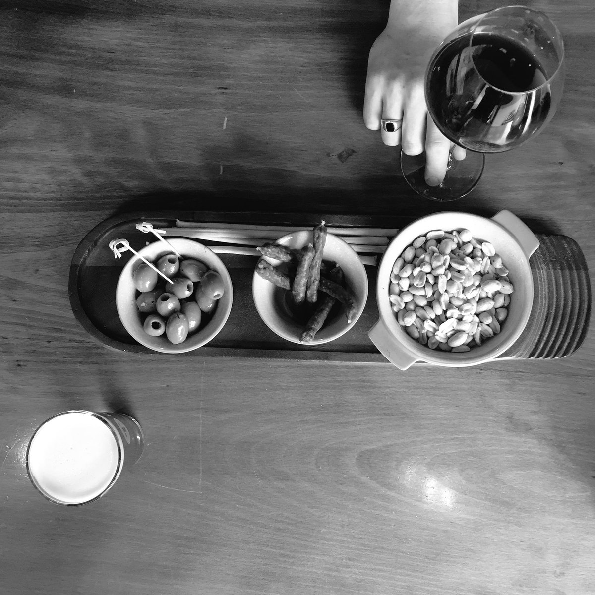 TappedLeeds's tweet photo. Fancy a snack after work? 3 for ยฃ7.95 on all nibbles #snack #leeds #wine #winelovers #snackingsalami https://t.co/vRckAfP58g