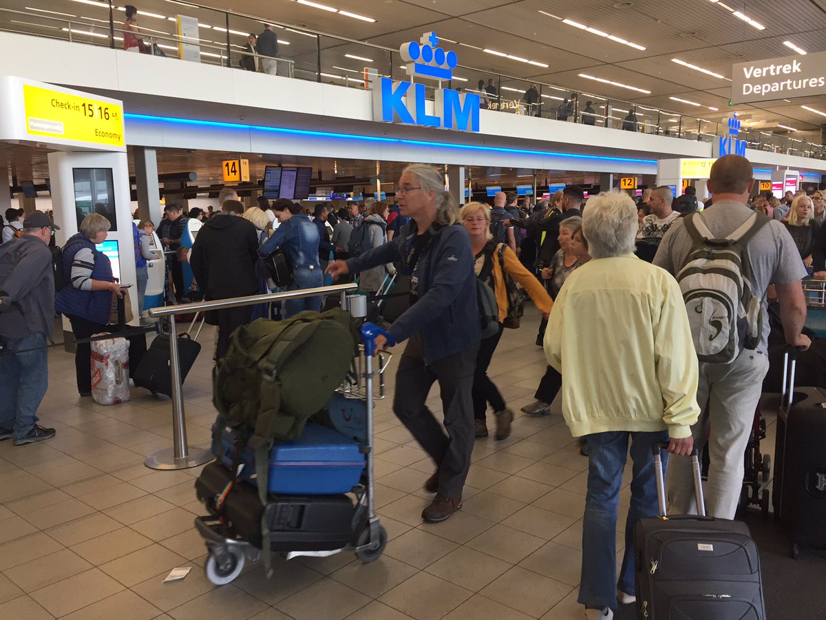 Video: de drukste week op Schiphol begint - travmagazine.nl/?p=28825 #travmagazine https://t.co/wIJmUstv5p