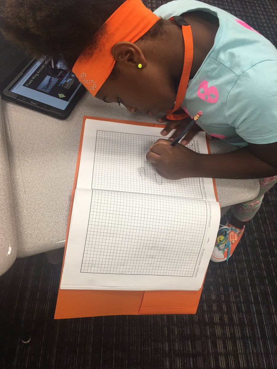 gmlovetolearn's tweet photo. Engineers use the design process, record their thinking, collaborate & share ideas #STEMr #STEM #pltw @pltw @ParkwaySchools #pltwlaunch https://t.co/GMAPlcu1VA