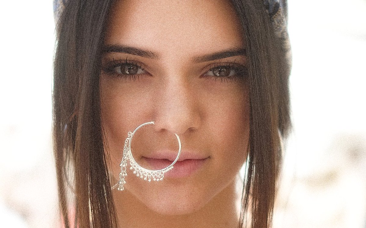 NewStatesman's tweet photo. Why Kendall Jenner superfans turned against their idol https://t.co/bOvQSDQS1x https://t.co/80hR0l5P0d