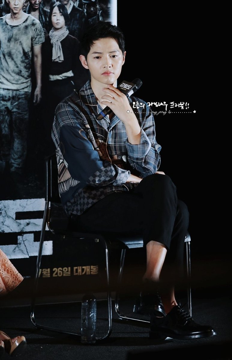 ((170724)) "군함도" 영등포 라이브톡 미리보기

함께한 시간,
천만관객 돌파를 기원합니다.

#군함도 #송중기 #SongJoongKi #박무영