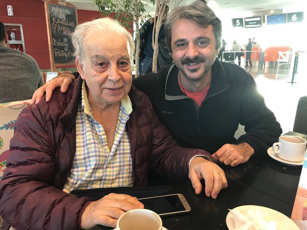 Con el gran Raúl Parentella!!!
Músico increíble y compañero de Ping pong en el club sadaic allá por los años 80s!!