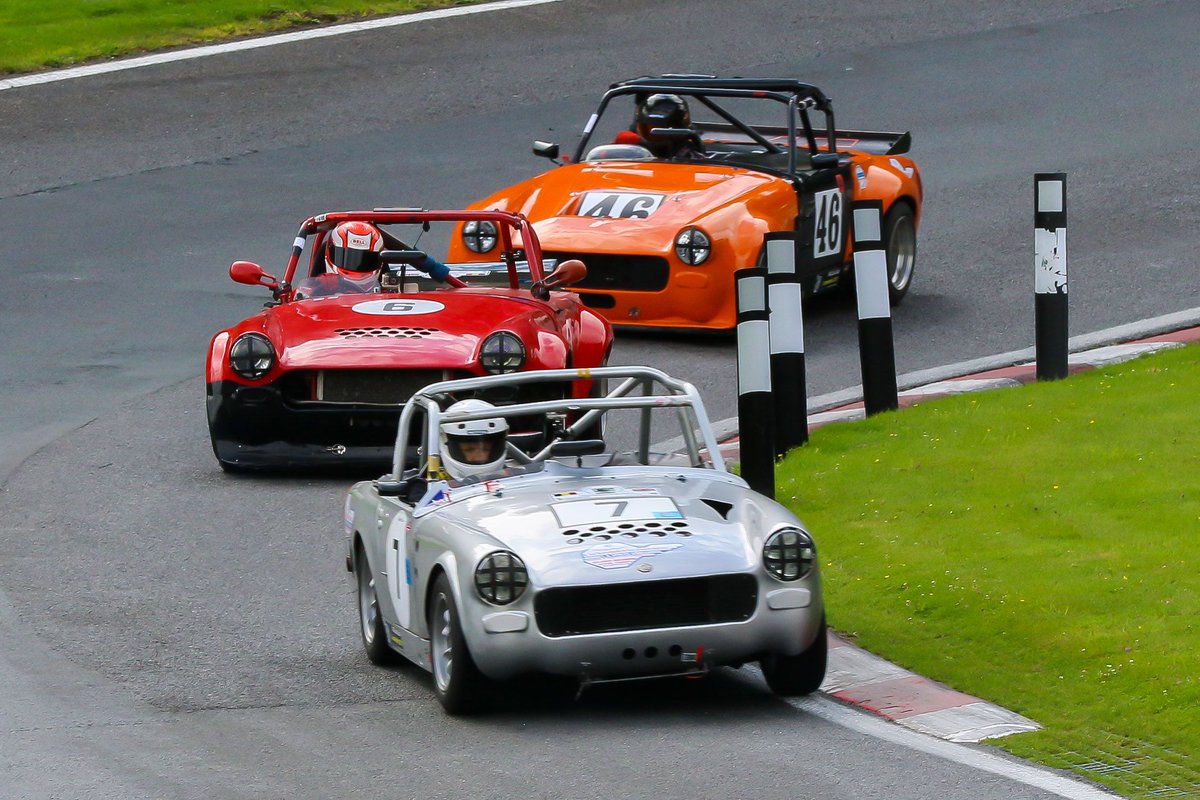 MGCarClub's tweet photo. Our @CadwellPark 📸 gallery is now online 👉 https://t.co/caGBFYvGcy #MotorsportMonday https://t.co/3ceOECo5Eu