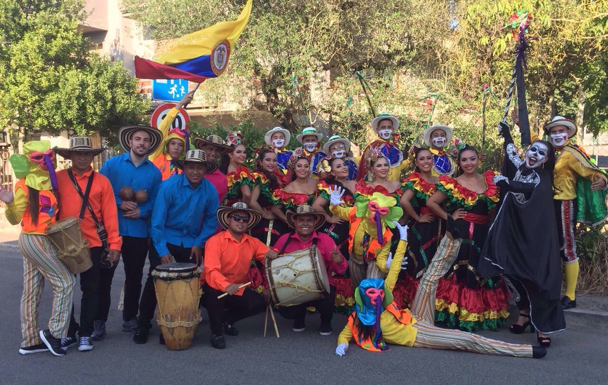 SecCulturaBaq's tweet image. La alegría del Carnaval de Barranquilla llega a Europa con Danzas Experimentales de @Luisdanza19, ganador del #PortafolioDeEstímulos