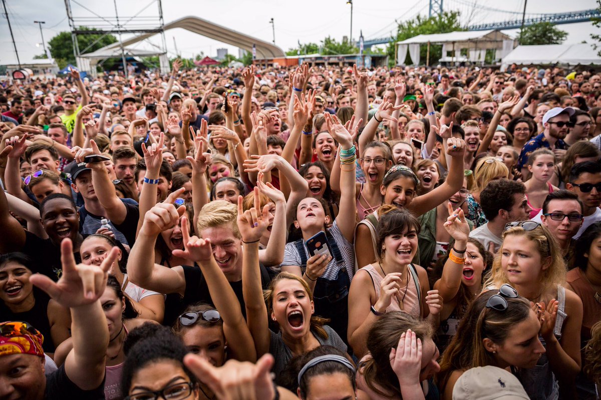 MitchellStraub's tweet photo. Had a blast at the #1045BlockParty presented by @ATT !! https://t.co/Q6RCzX0Y9v