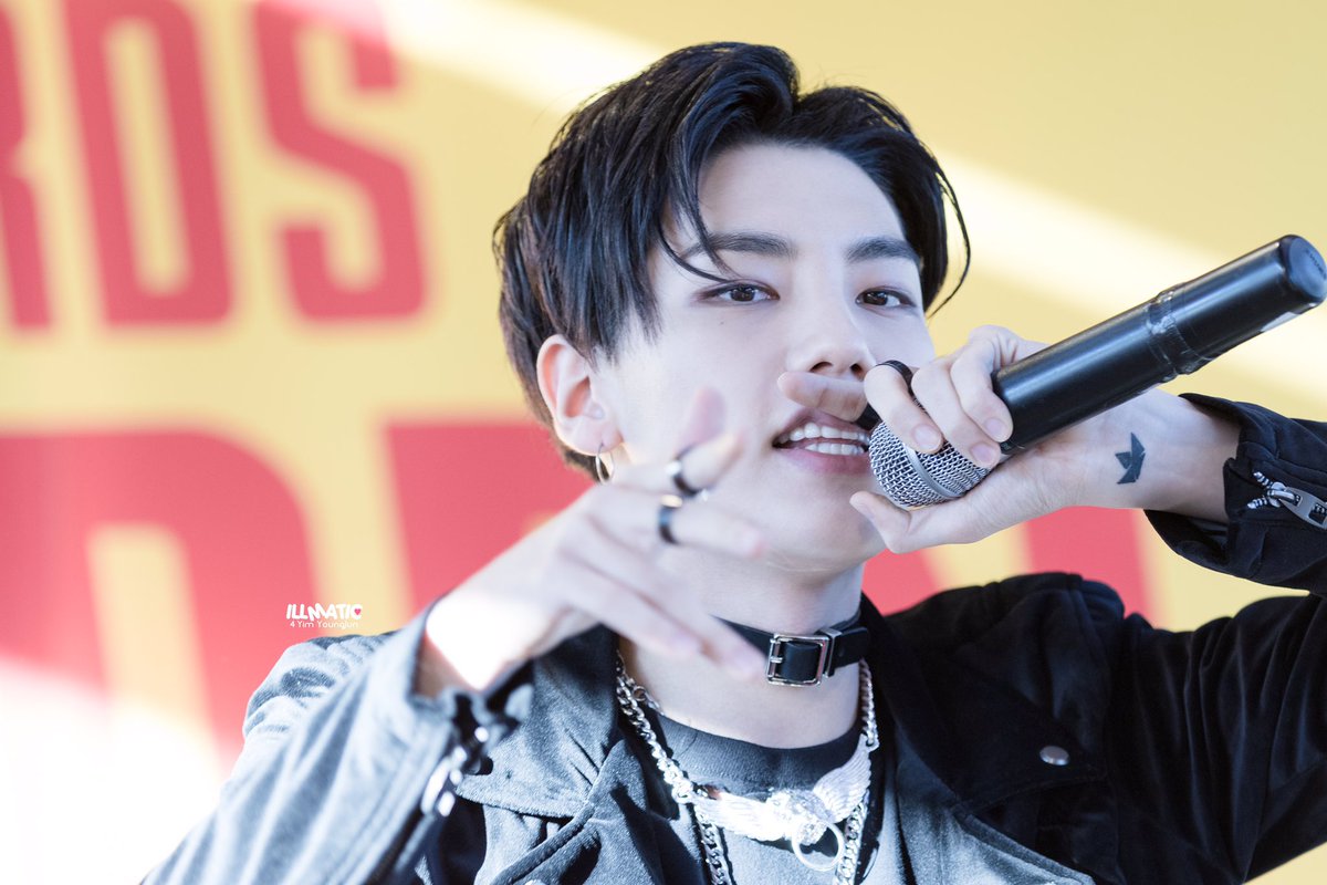 illmatic950824's tweet photo. 161103 #HIGH420 #hookga 프로모션 2부 #영준
시부야 타워레코드
#하이포 #하이포투엔티 #임영준 #YoungJun  
@realhigh4 @HIGH4_NAP @pockercap

니가 최고야!!!!😍 https://t.co/ULYeE15oPB