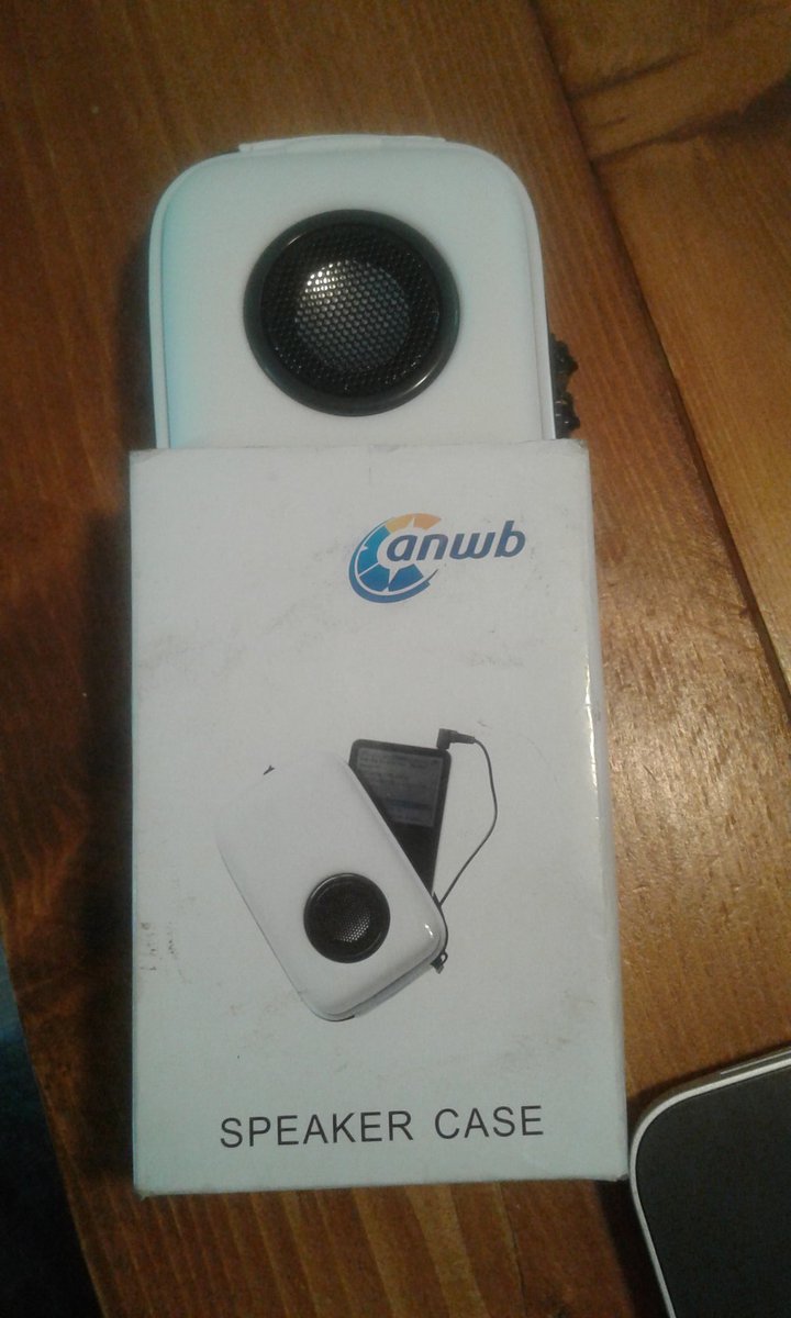Vanavond maak ik de winnaar bekend van deze MP3 speakercase 👇 op volgen, RT deze tweet en misschien ben jij de geluksvogel van  vandaag