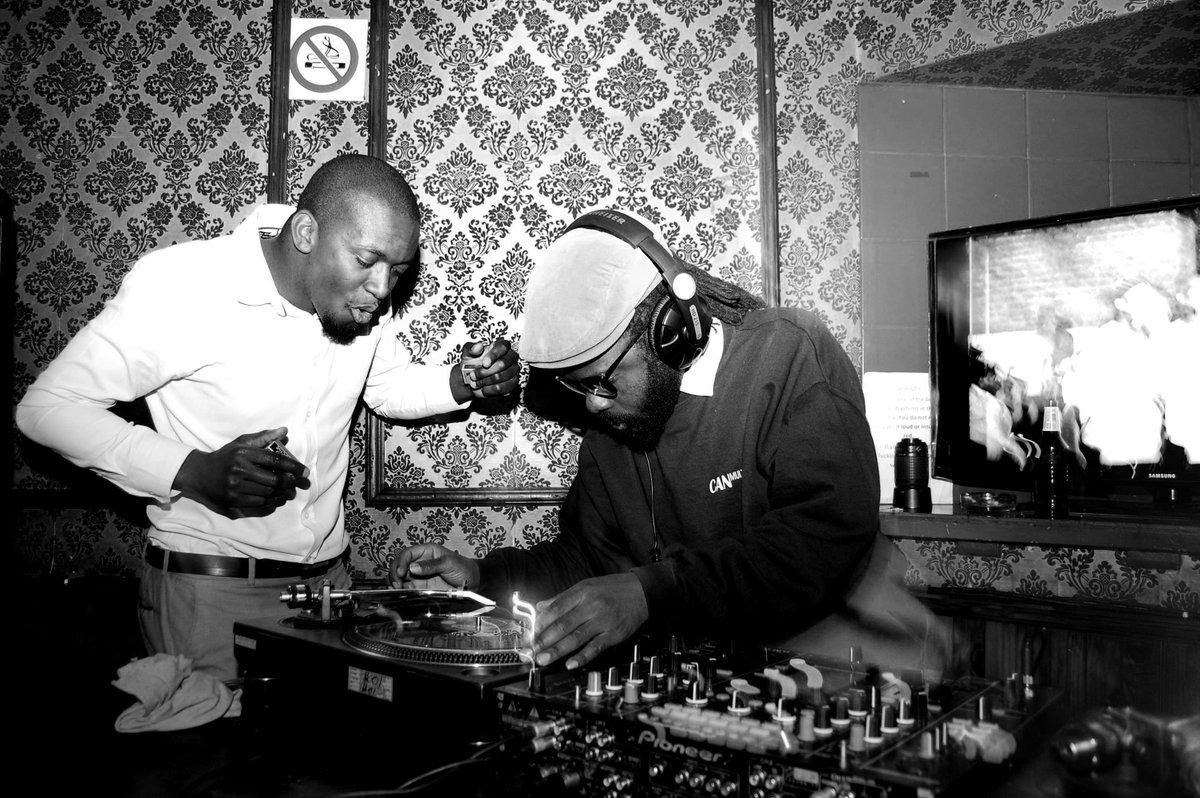 zaaibooconcepts's tweet photo. #PluggedOn #TurnTables @Party42nite @BarKitcheners @partyfind #DJs #Jahmanfunk #MountainGoat #Defacto @KGBDJ https://t.co/0wv9CBphNL