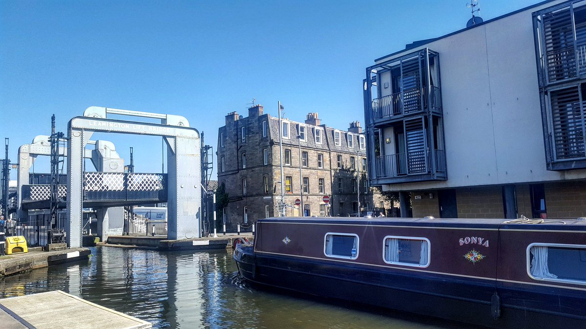 LyndseyRaff's tweet photo. A little bit of the old and a little bit of the new on today's lunchtime stroll...#edinburgh #unioncanal #sunnystroll #workinthecity #events https://t.co/Q26k8NIEjP
