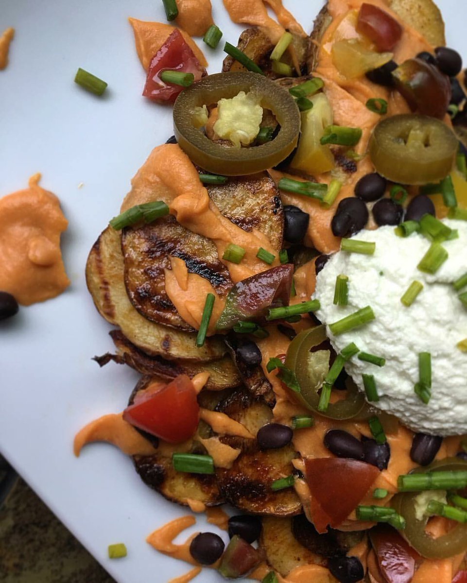 BunnysBite's tweet photo. When you're trying to workout but all you can think about is #vegan nachos.. 🤤😍 https://t.co/udK1NktxxM https://t.co/3Twz5pqm0x