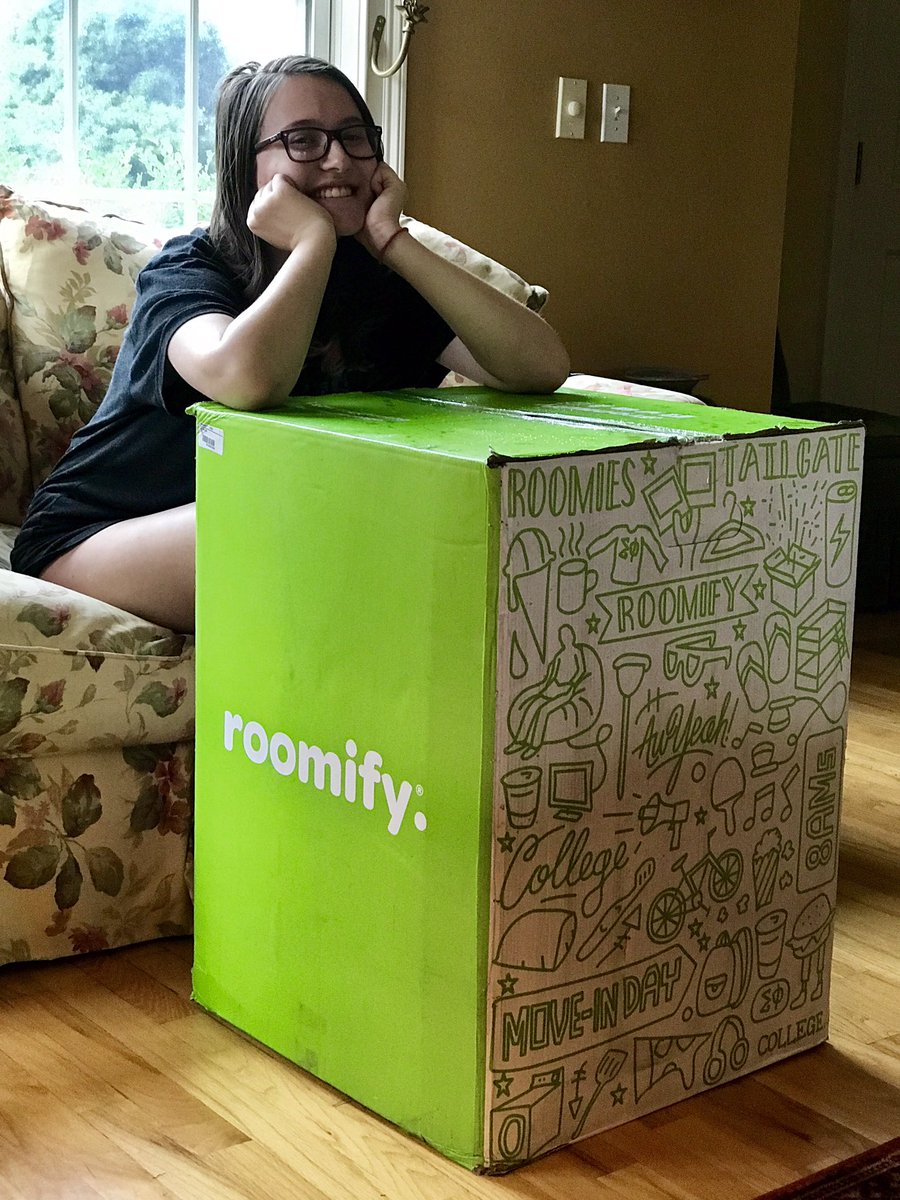 ReginaFurphy's tweet photo. Time for college! #Roomify https://t.co/dftHiFf4cl