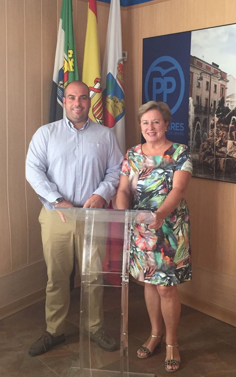 PP_Badajoz's tweet photo. .@PP_DonBenito: Quintana y sus incongruencias, que gestiona diciendo 1 cosa y haciendo otra para pesar dombenitense https://t.co/XwFdBkH590 https://t.co/os8Wx90gpO