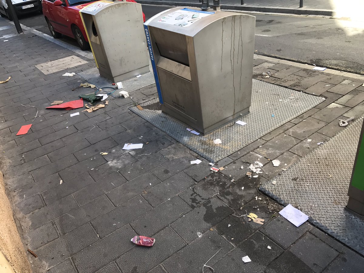 roserbou's tweet photo. Vergonyos TGN sempre tant bruta. Ple centre cada dia aixi o pitjor. Fortuny/RblaNova. @MilloremTGN @TGNtwit @TGNAjuntament @TarragonaDiari https://t.co/WcsZ8UjPbf