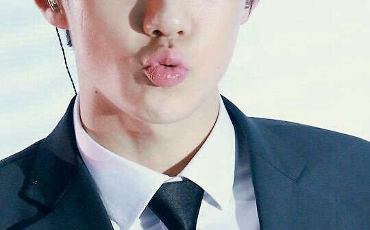 detailsoseh's tweet photo. - mesmerising lips https://t.co/gP3n403bv1