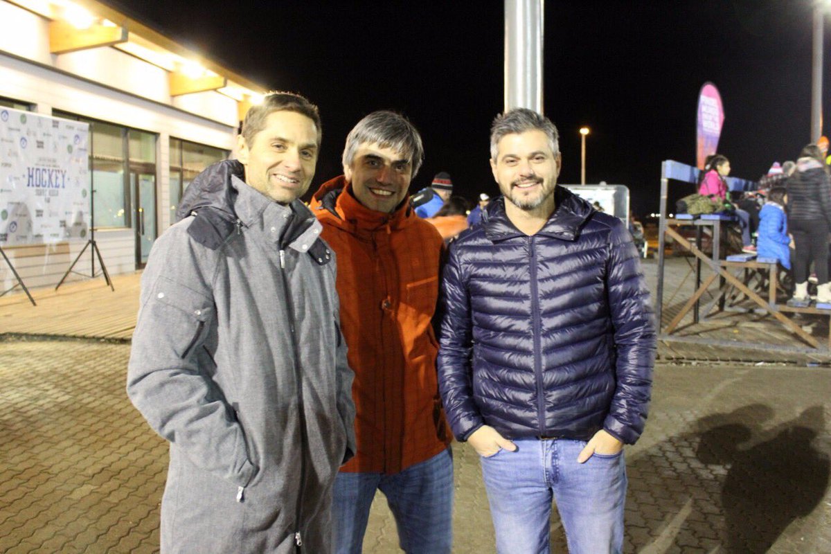 paulinorossi's tweet photo. Anoche  junto a @JuanRomano10 y Federico Sciurano en la pista de patinaje Tachuela Oyarzún mirando la Copa del Fin del Mundo#sevieneFede https://t.co/ZSebli0rT7