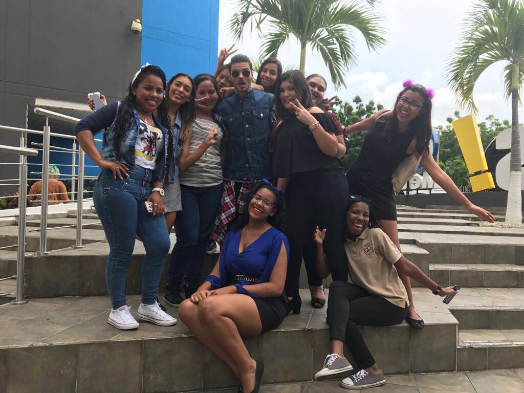 sonymusicca's tweet photo. 🙈🤣 @AbrahamMateo sorprendido por sus fans de #Panamá #AbrahamMateoEnPA https://t.co/J6rhqELGIN