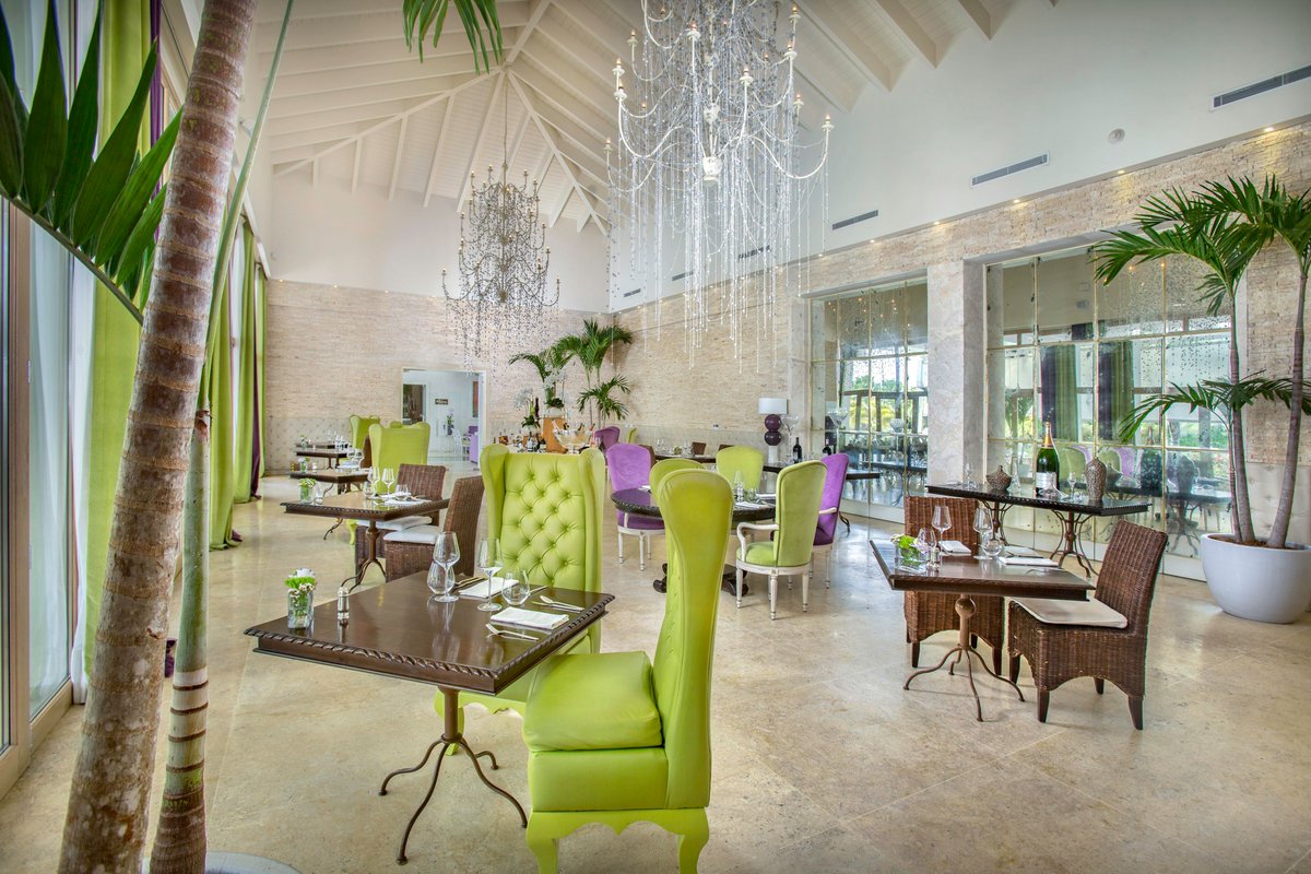 EdenRocCapCana's tweet photo. Our main restaurant exudes a journey of flavors & ingredients from Mediterranean Cultures. Experience it with our #CulinaryDiscovery offer! https://t.co/UnJAg9Kpmo