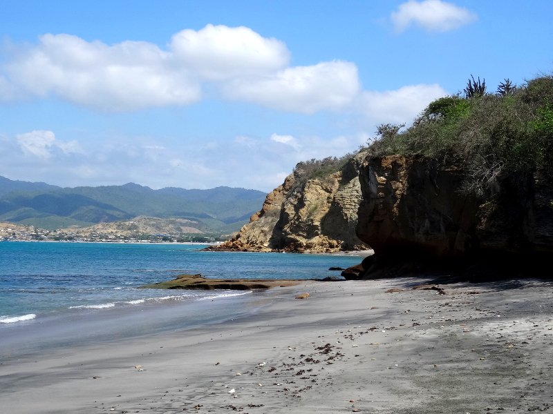 TauriTravel's tweet photo. Staying in Puerto Lopez, #Ecuador? Read about our #idea for an affordable #trip and visit 3 lovely beaches. 😊https://t.co/bhbF0keyqQ https://t.co/02Ht4yNTeE