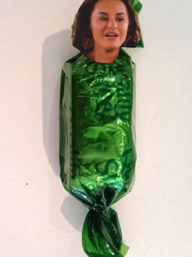 DanielCatris's tweet image. Amber looks like a bloody quality street #LoveislandFinal