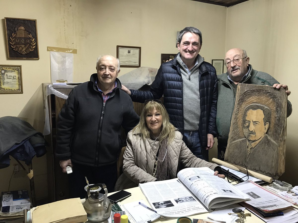 alejandrocvidal's tweet photo. #Ahora Visitando en #Zapala a los hermanos Adem #CambiemosPorVos #501B https://t.co/HyUYkSEMpL
