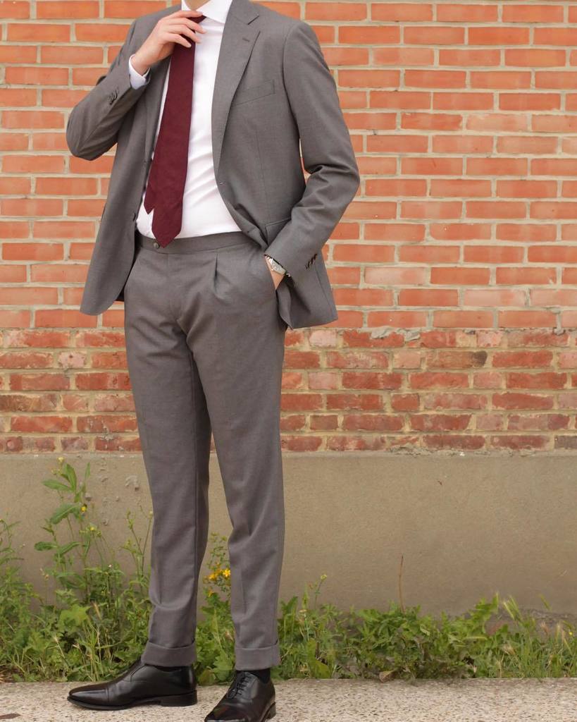 whitecollarball's tweet photo. Another pic from yesterday's #post --> link in bio. #gq #gqstyle #sprezz #sprezzatura #sprezza #style #mtm #tailor… https://t.co/IoHPaIdFX7 https://t.co/Ft6v4XgGrO