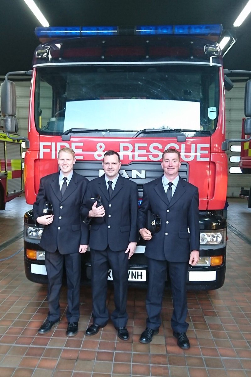 WelshpoolFire's tweet photo. #Welshpool crew members 
Ff Griffin, Ff Barrett &amp; Ff Davies presented with 10 year service awards this evening, well done all 👨‍🚒 #teamMAWW https://t.co/dOiM4TMJSN