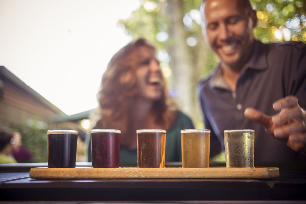 BubesBrewery's tweet photo. Got a case of the Monday blues? We have the PERFECT solution! Come try one of our delicious beers on tap! #beer #bubes #mondayblues #brewery https://t.co/FVWPYaDZyr