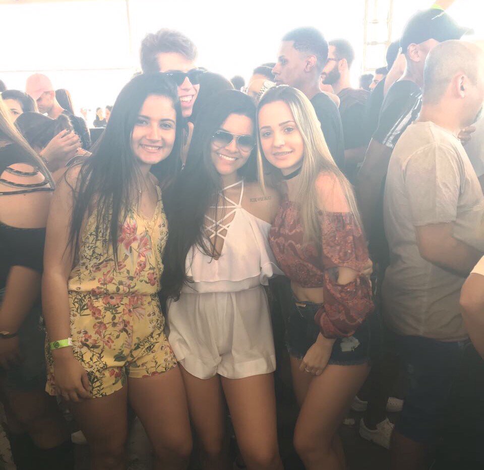 lethicia_braz's tweet photo. Apaixonada por vcs ❤️💘#semfofoca https://t.co/XJNwIPDTaf