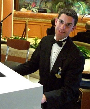 Tory Leviton back at it again on the piano at <a href="/NonnasItalian1/">Nonna'sChicagoBistro</a>. Join us tonight at 6:30 for this incredible artist!
