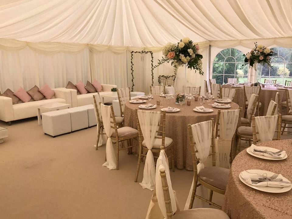 A really gorgeous wedding this past weekend with a stunning theme!  Congratulations to the new Bride and Groom!
