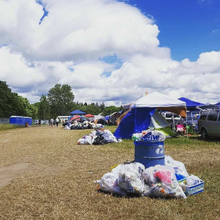 RaveChasersDET's tweet photo. And here is Electric Forest🤗 a place where you'll find people working together to clean the festival grounds after a set https://t.co/HrxHcfM3jo