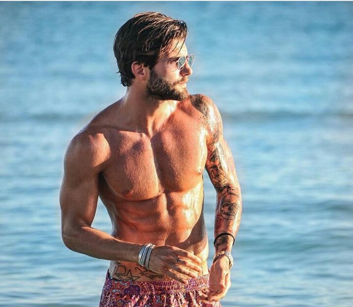 xxvalexx14's tweet photo. #TemptationIsland
Sara, pensaci bene,stai perdendo tutto sto ben di Dio https://t.co/Gtflu045dE
