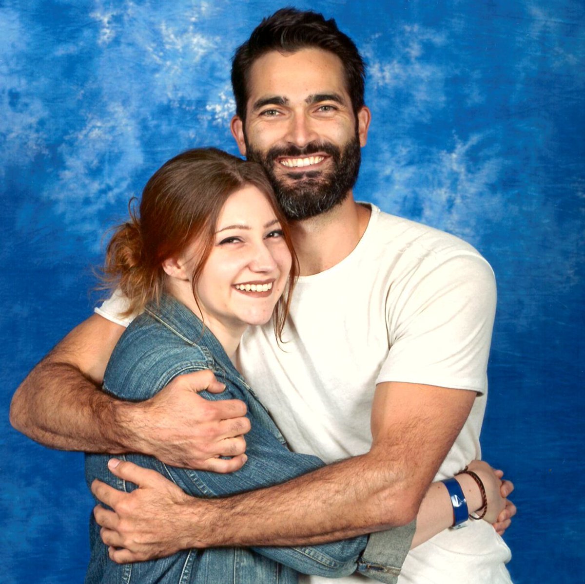 Axeliste's tweet photo. Too much happiness ! Thanks so much @TylerL_Hoechlin ! πβ€
#Ultimevents #hatm2017 #HATM #teenWolf #cast #happiness https://t.co/w3YSEtwVwf