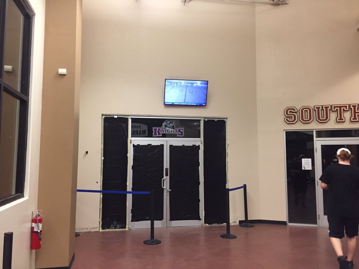 BTMhockey's tweet photo. New BTM Gilbert located inside @AZIceGilbert under construction for fall 2017 opening #btmgilbert #azicegilbert https://t.co/3exy8ymkFO