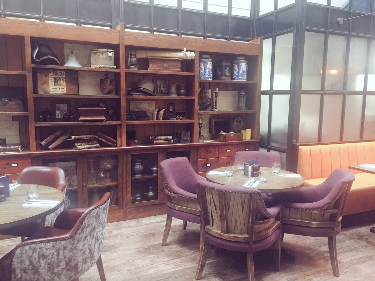 OldBrewery's tweet photo. Cosy Monday night pub dinner? 
Why not 🎉☺️😋#Greenwich #ThoughTheNavalGate #Se10 #SecretPub @orncgreenwich https://t.co/nLgzrCQJGz