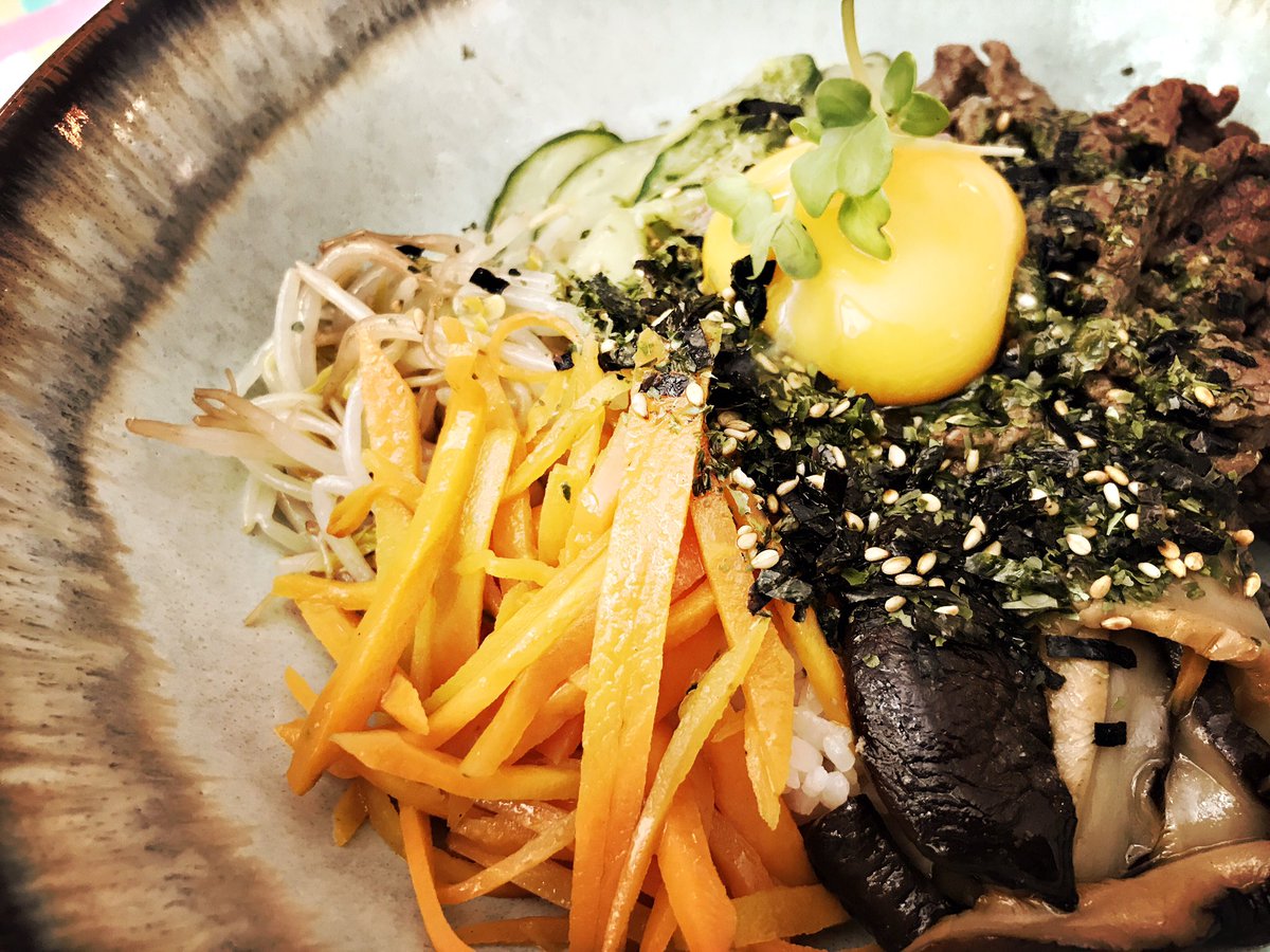 Lee__Corn's tweet photo. Nouveau restau à Montpellier : #Umami. Un pur délice ces Bibimpap coréens 😍✨ et une jolie carte des #vins avec #PasDeLEscalette + #Rimbert! https://t.co/KanyH6JJLn