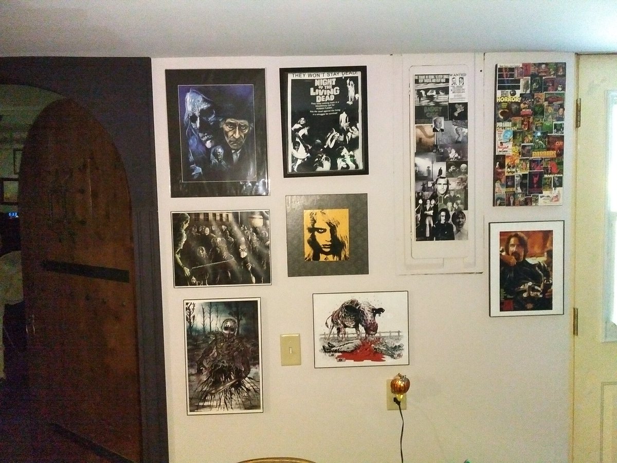 horrorhandmade's tweet photo. More posters, original art, and art prints purchased at various horror conventions. #neverenoughhorror #FlashbackWeekend #lessthantwoweeks https://t.co/3ZNy7jyK9F