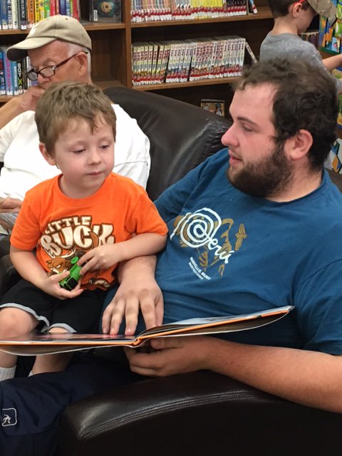 UnitedWayStJoe's tweet photo. Reminder: #ReadSingPlay with your young child every day! https://t.co/RwR5OMXSFa https://t.co/O5RYRkmWLY