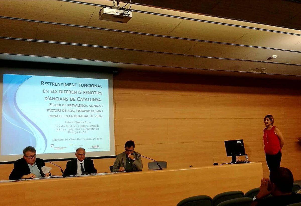 cchabrera's tweet photo. Enhorabona Dra. Arco!!! Una defensa impecable 🎓🎓🎓 #tesis #ESCST #Tecnocampus #infermeria https://t.co/zu7ONgogtA