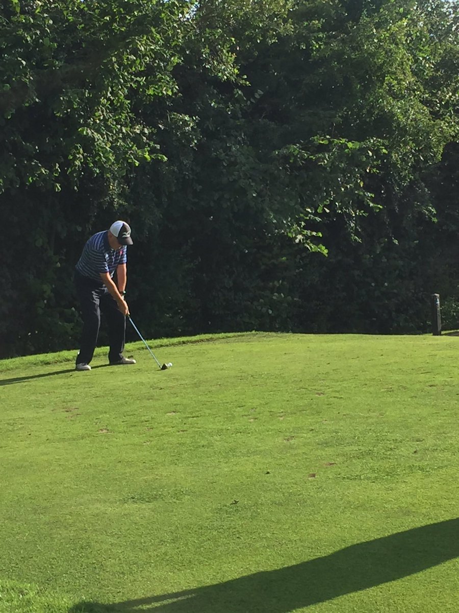 Live action from tonight's 2nd Team Inter-Club Foursomes Semi-Final match for @Renishawpark <a href="/Mark_Nelson01/">Mark Nelson</a> <a href="/michaelramsden/">Michael-PGA-Ramsden</a>