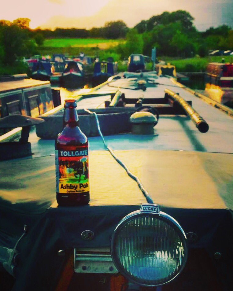 brewtifulplanet's tweet photo. Mercia Marina, Derbyshire, UK. @TollgateBrewery 

Having a beer in an amazing place? Send it to @brewtifulplanet  

#MondayMotivation https://t.co/v7i5oLG5nu