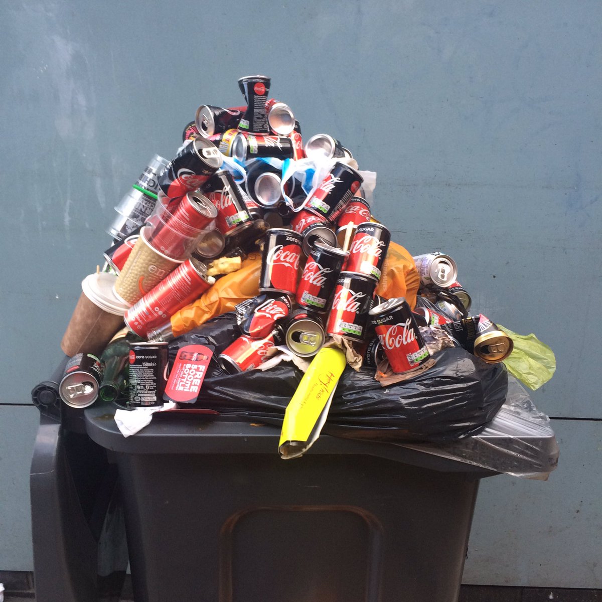 clarered's tweet photo. Bristol's Harbourside is a hot mess today and Coke Zero seems to have exacerbated it https://t.co/sQjYbfr0Cb
