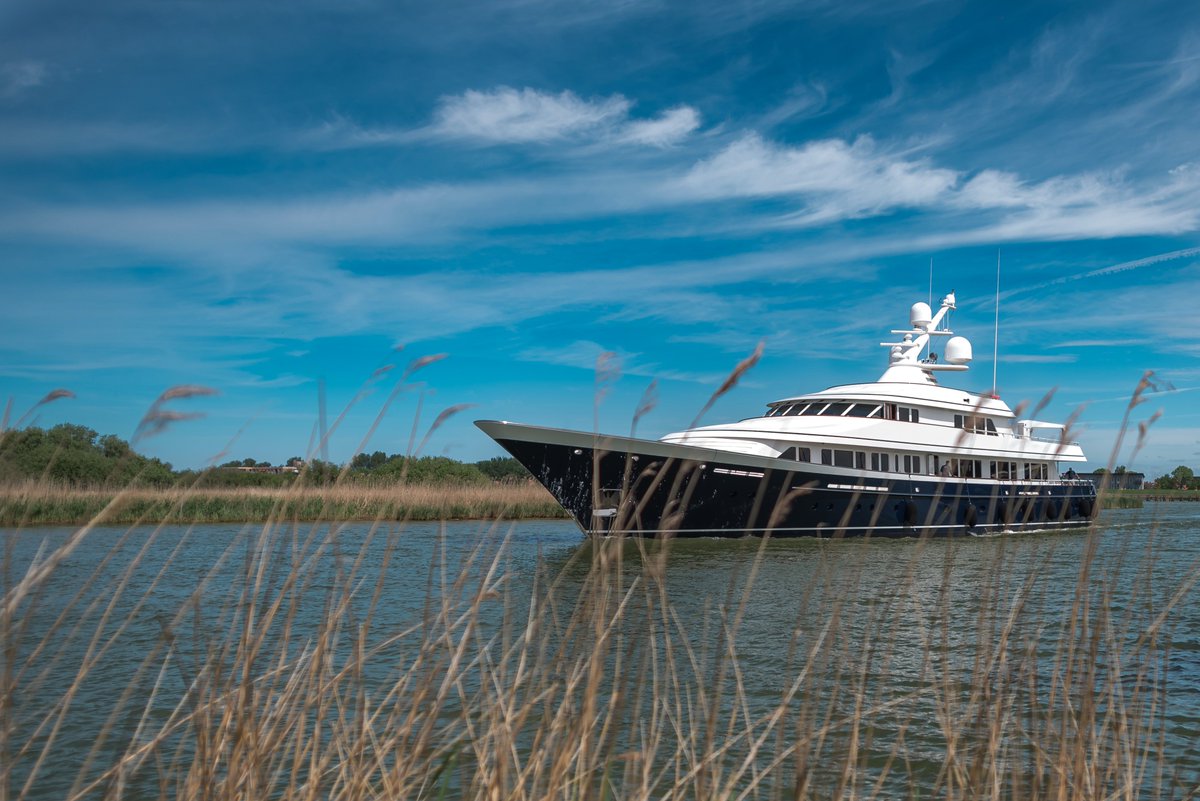 It's not just new builds that keep yards busy over the winter: superyachtworld.com/news/feadship-…
